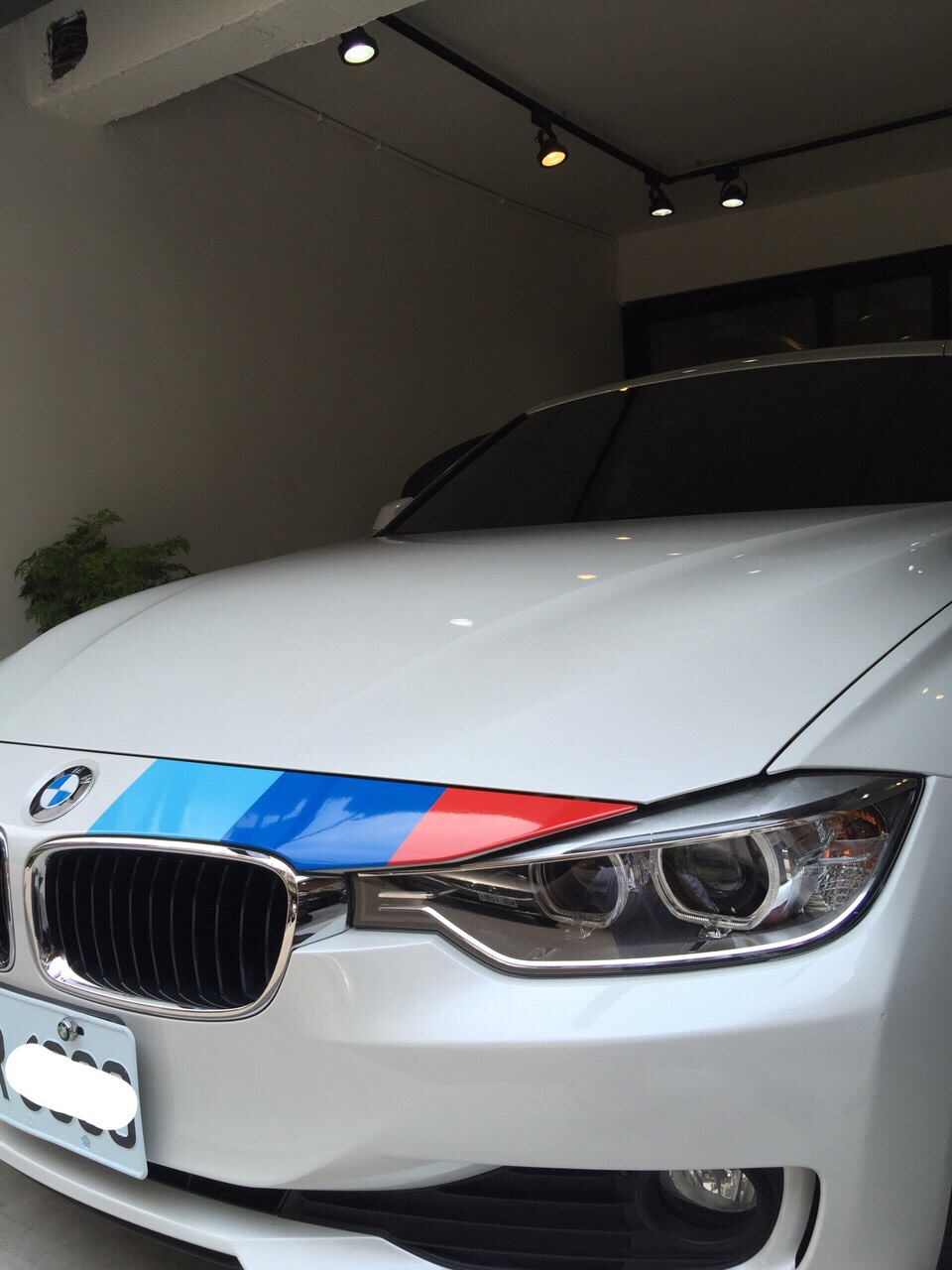 BMW 320I 左後門凹痕修復