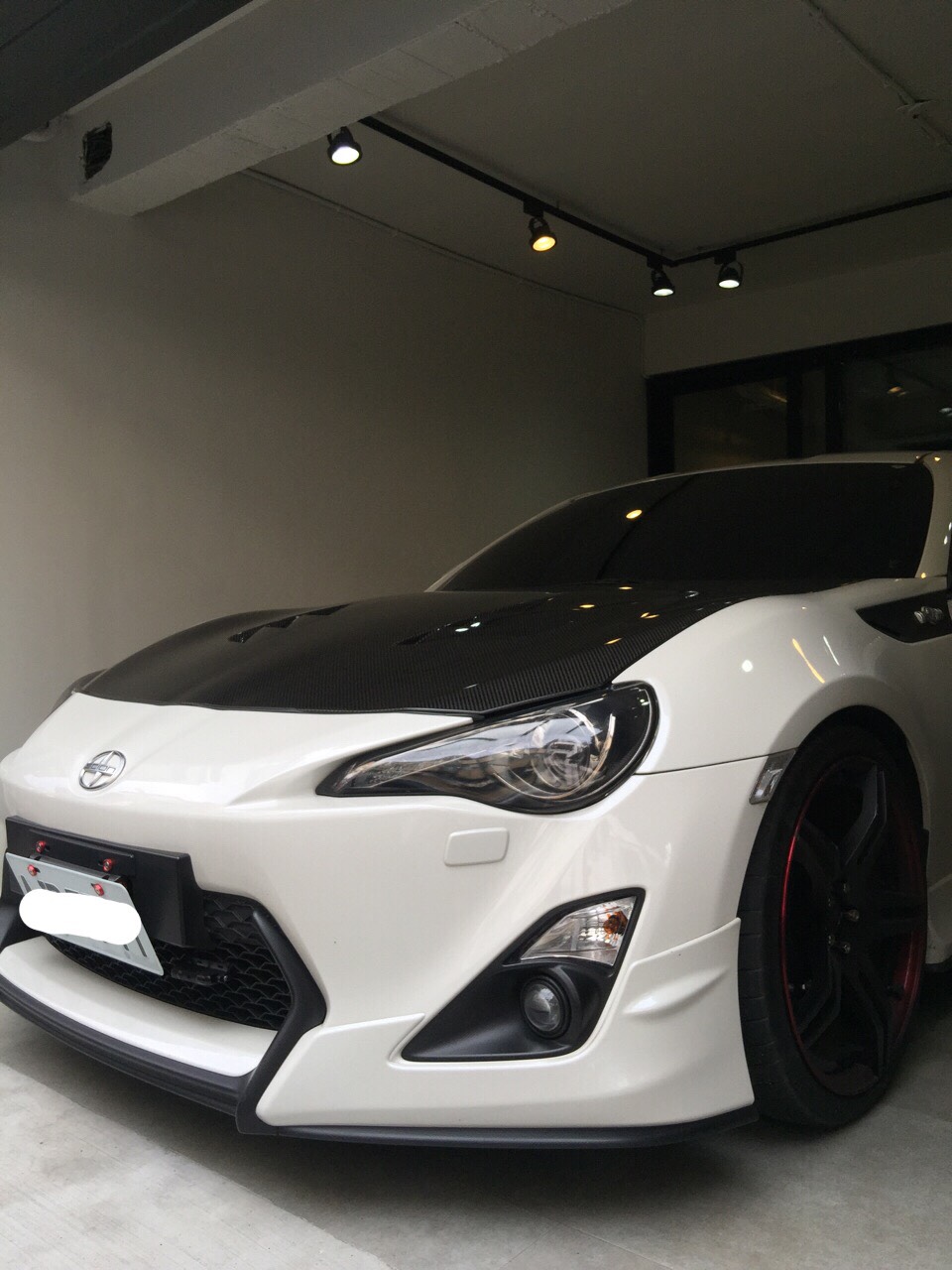 Toyota FT86 左前門凹痕修復