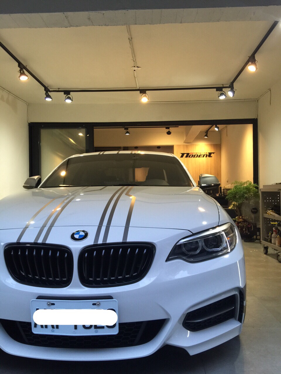 BMW 235I 左前葉子鈑凹痕修復