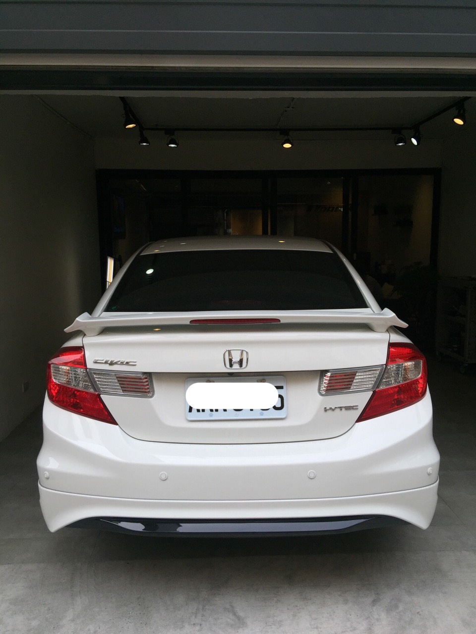 Honda Civic 前葉子鈑凹痕修復