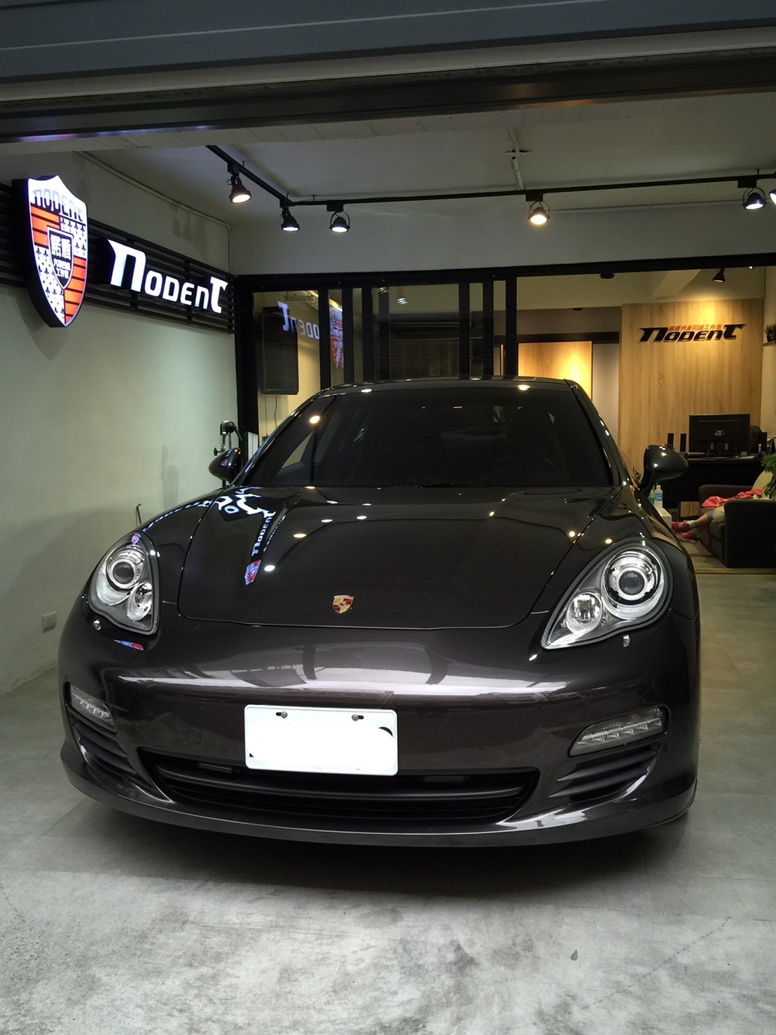 Porsche Panamera 門鈑凹痕修復