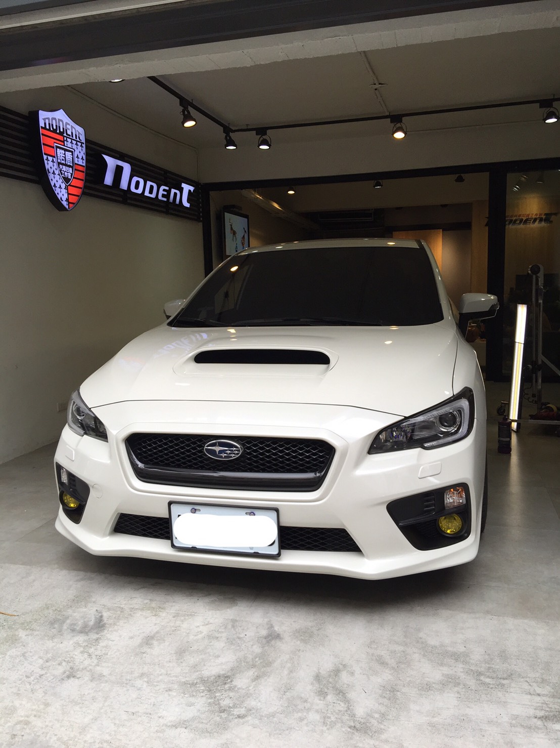 Subaru WRX 左前門凹痕修復