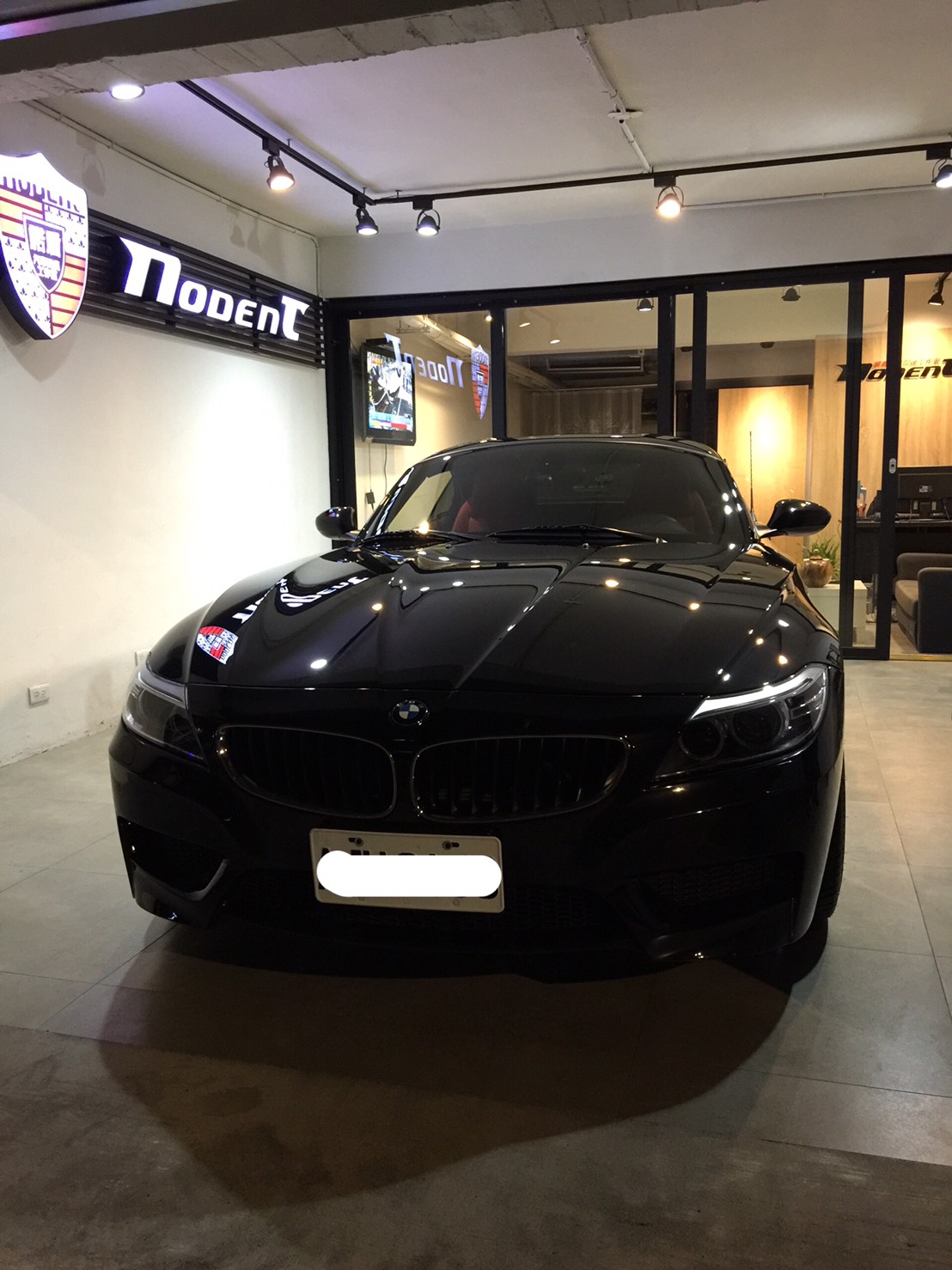 BMW Z4 後葉子鈑凹痕修復