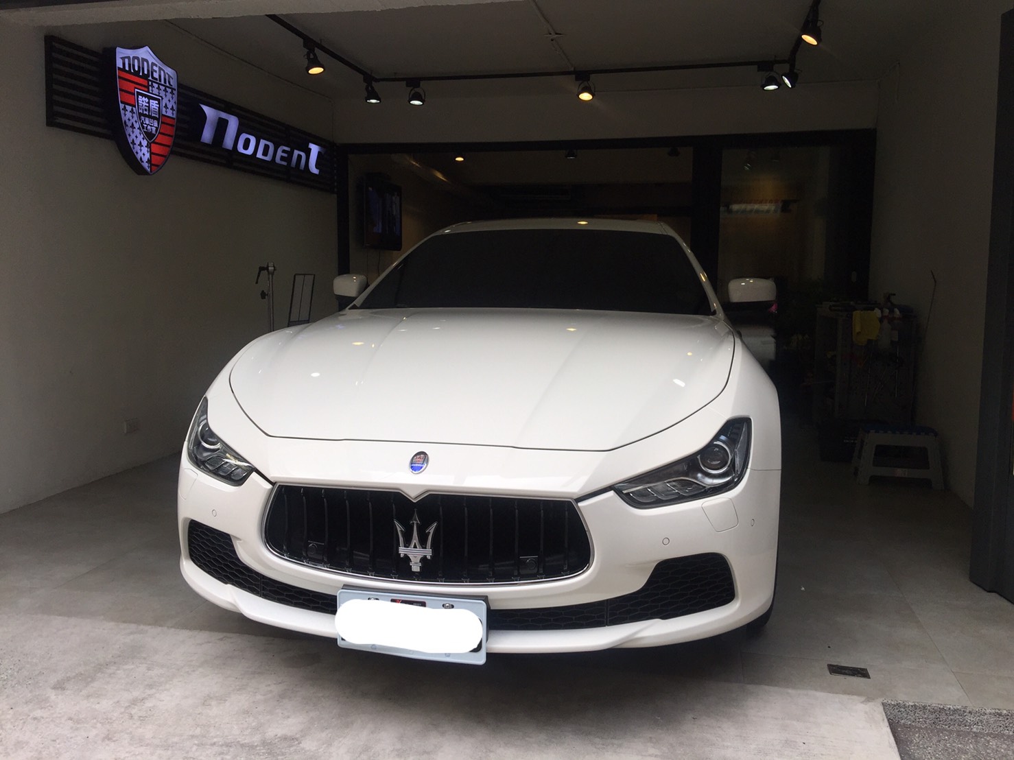 Maserati Ghibli 門鈑凹痕修復