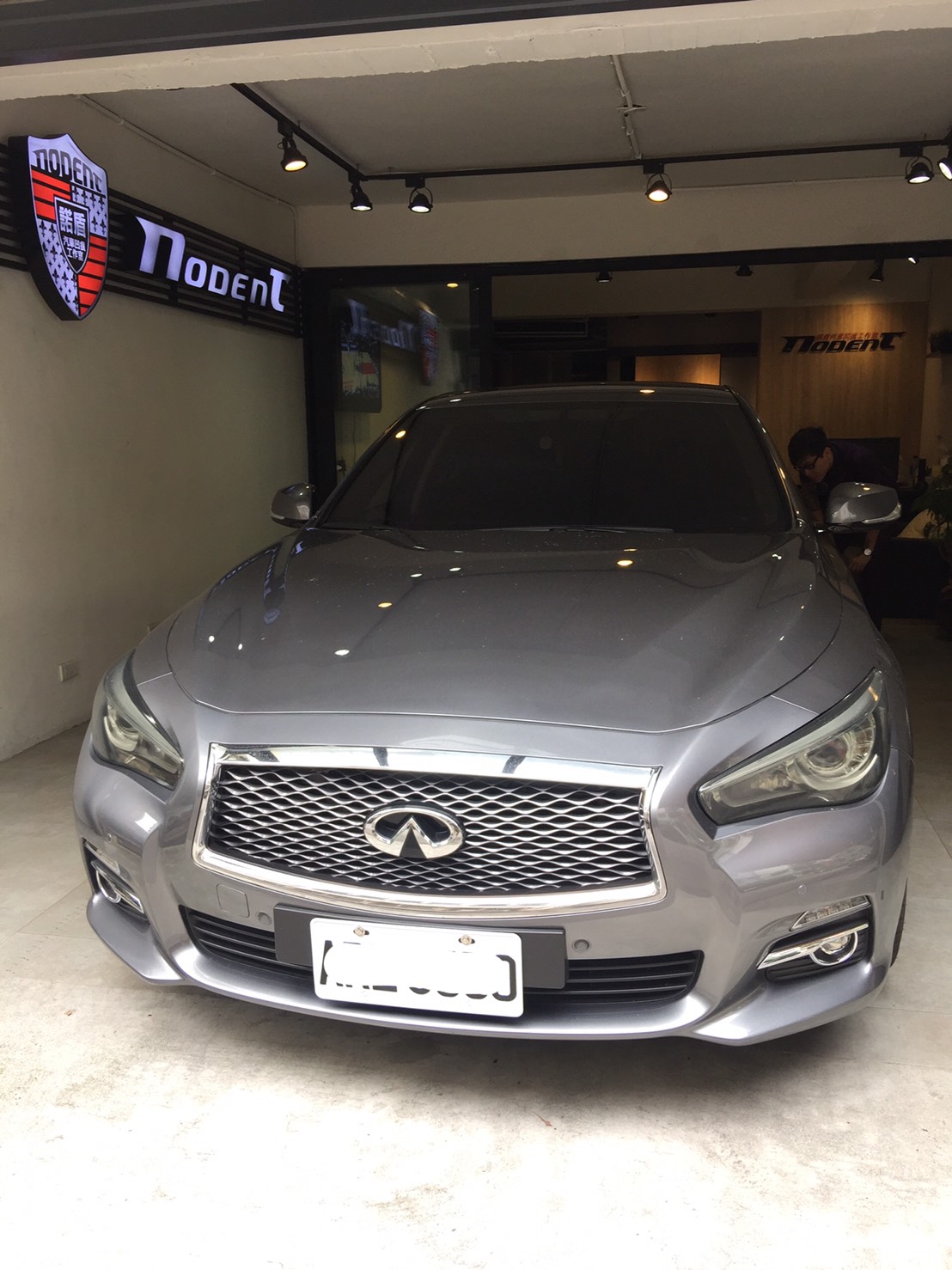 Infiniti Q50 後葉子鈑凹痕修復