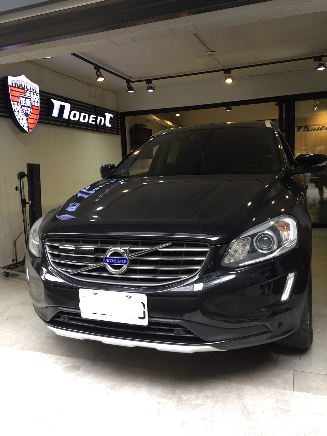 Volvo Xc60 全車凹痕修復