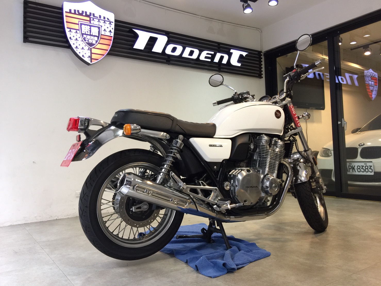 Honda CB1100油箱凹痕修復