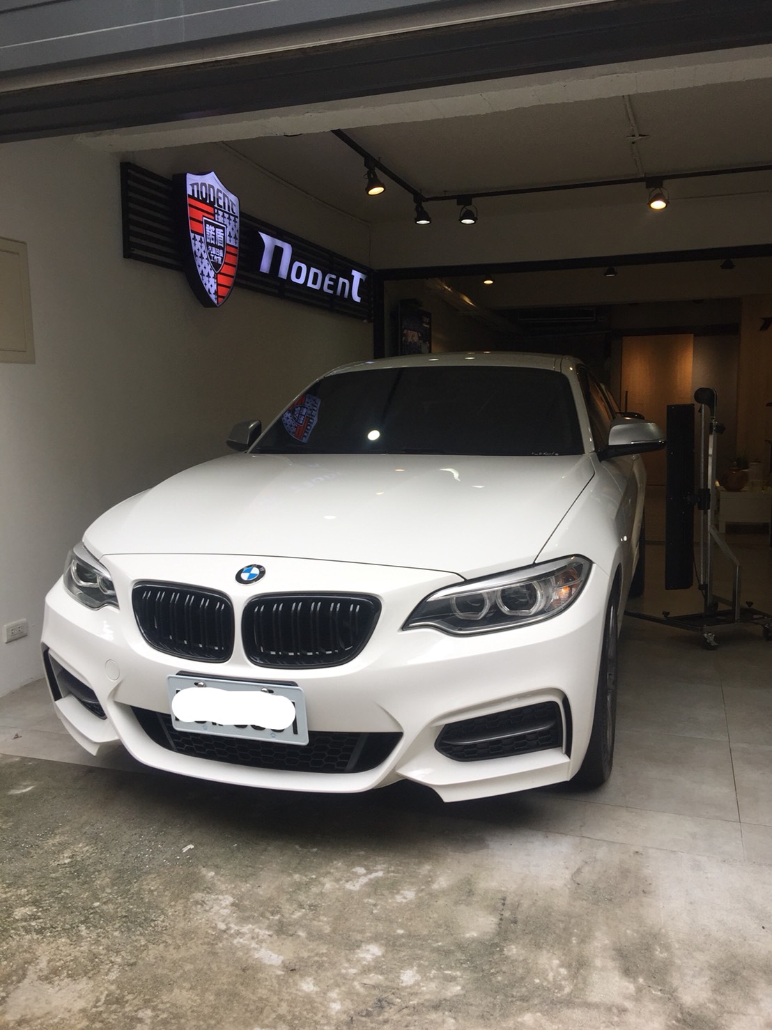 BMW 220I 汽車凹痕修復