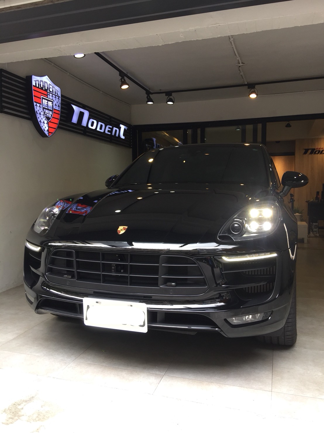 Porsche Macan GTS 門鈑凹痕修復