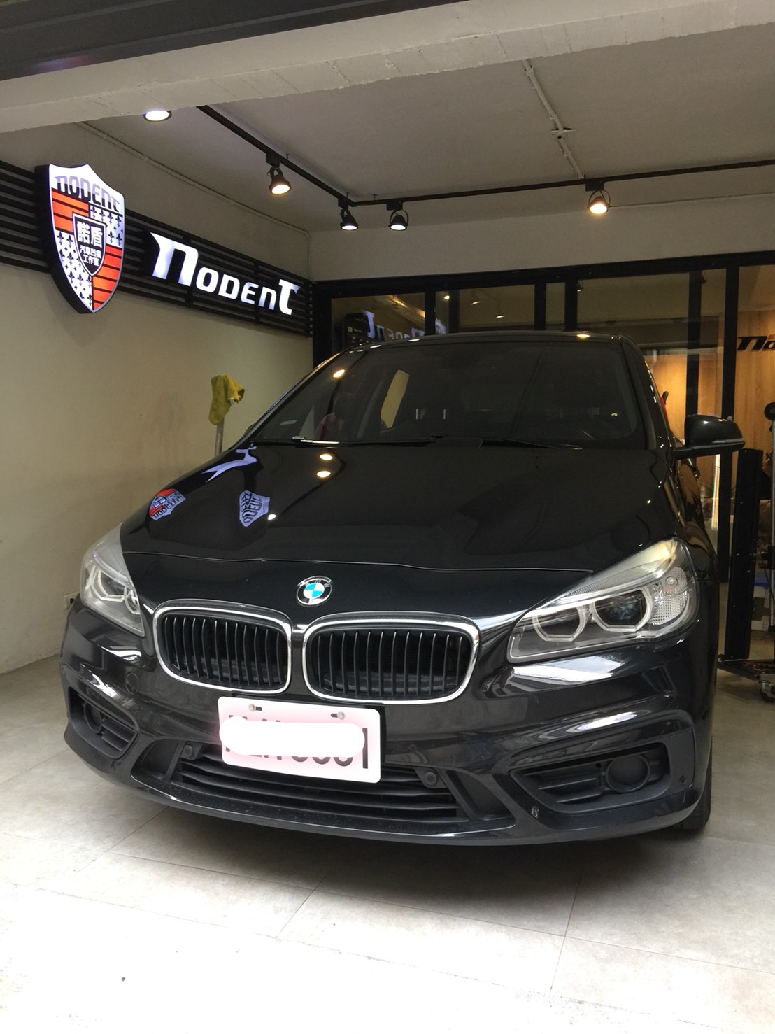 BMW 218I 後葉子鈑凹痕修復