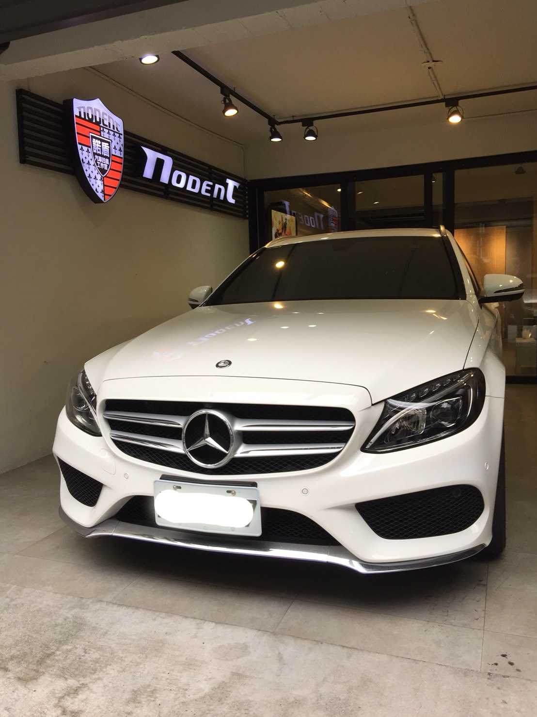 Benz C300 左後門凹痕修復