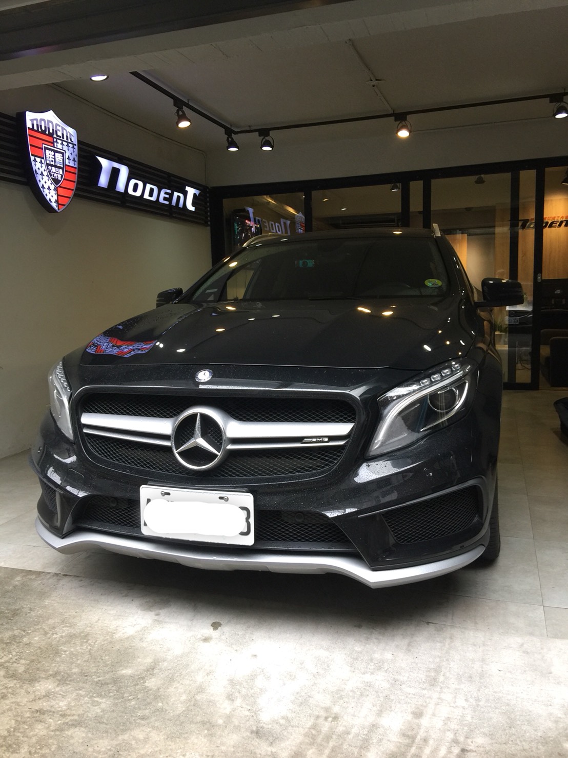 Benz GLA 45 門鈑凹痕修復