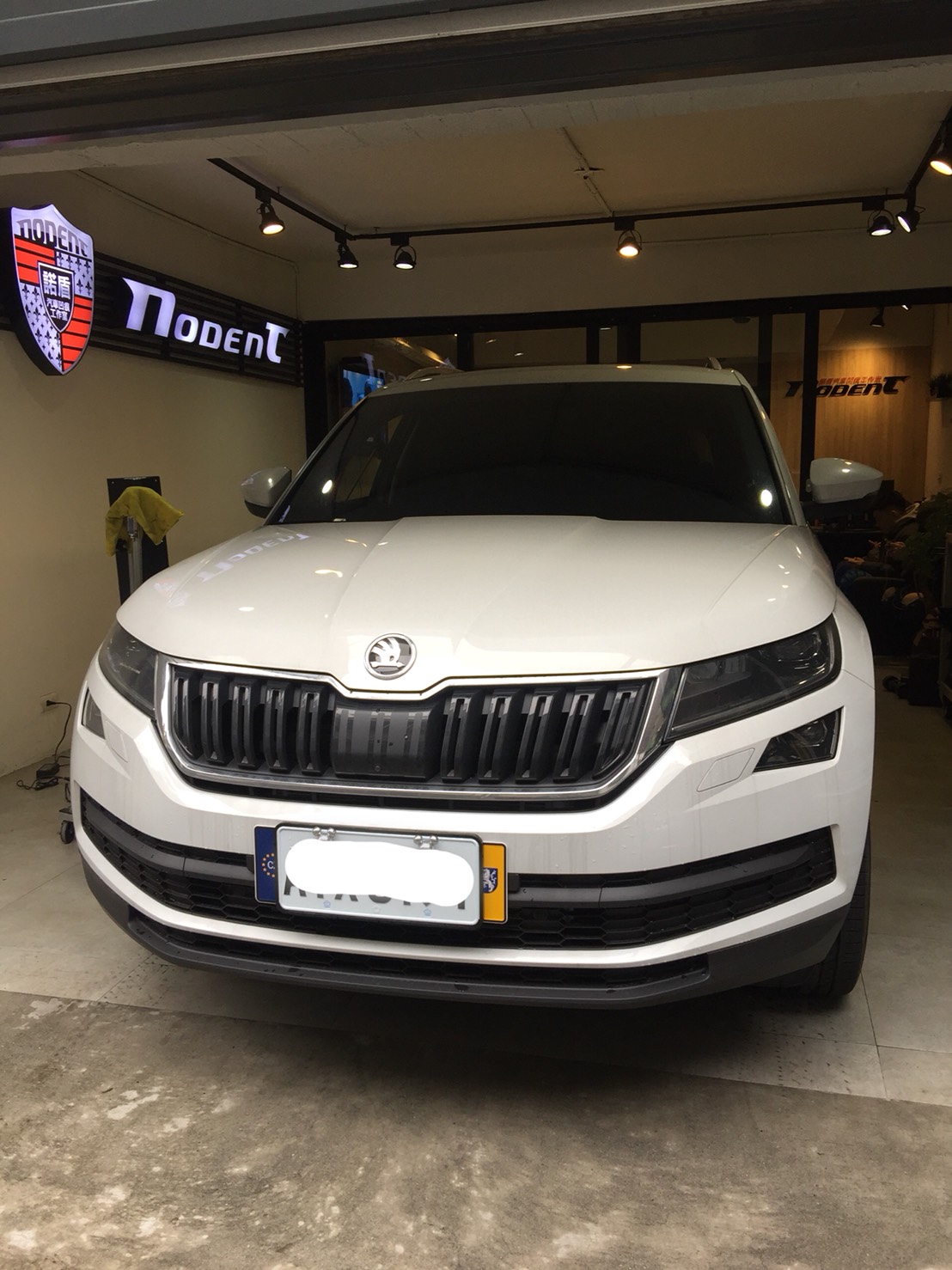 SKoda Kodiaq 汽車鈑金修復、汽車凹痕修復