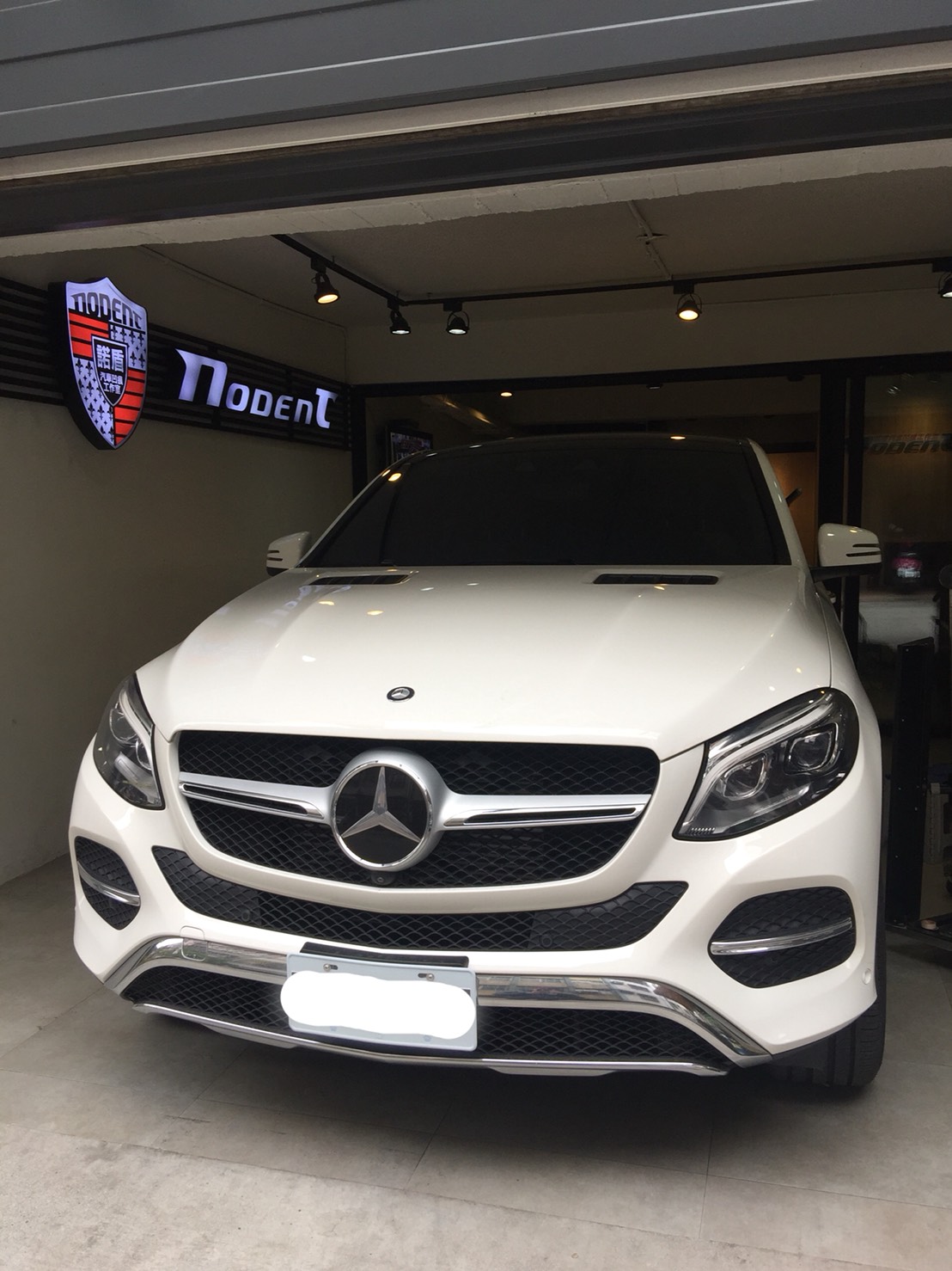 Benz GLE 350d 汽車凹痕修復、鈑金修復