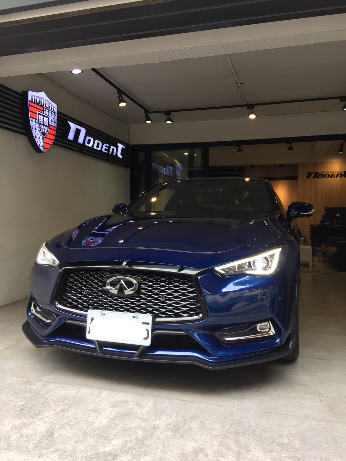 Infiniti Q60 汽車凹痕修復