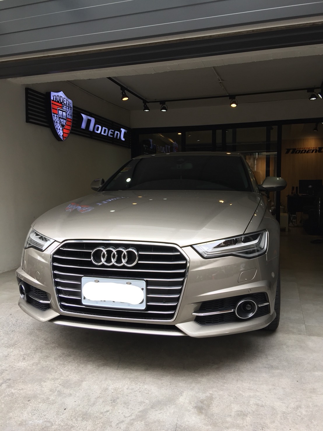 Audi A6 後行李箱凹痕修復