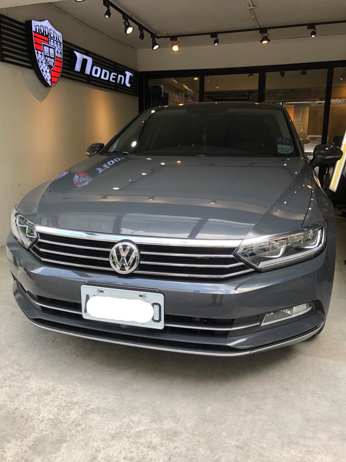 VW Passat 門鈑線痕修復