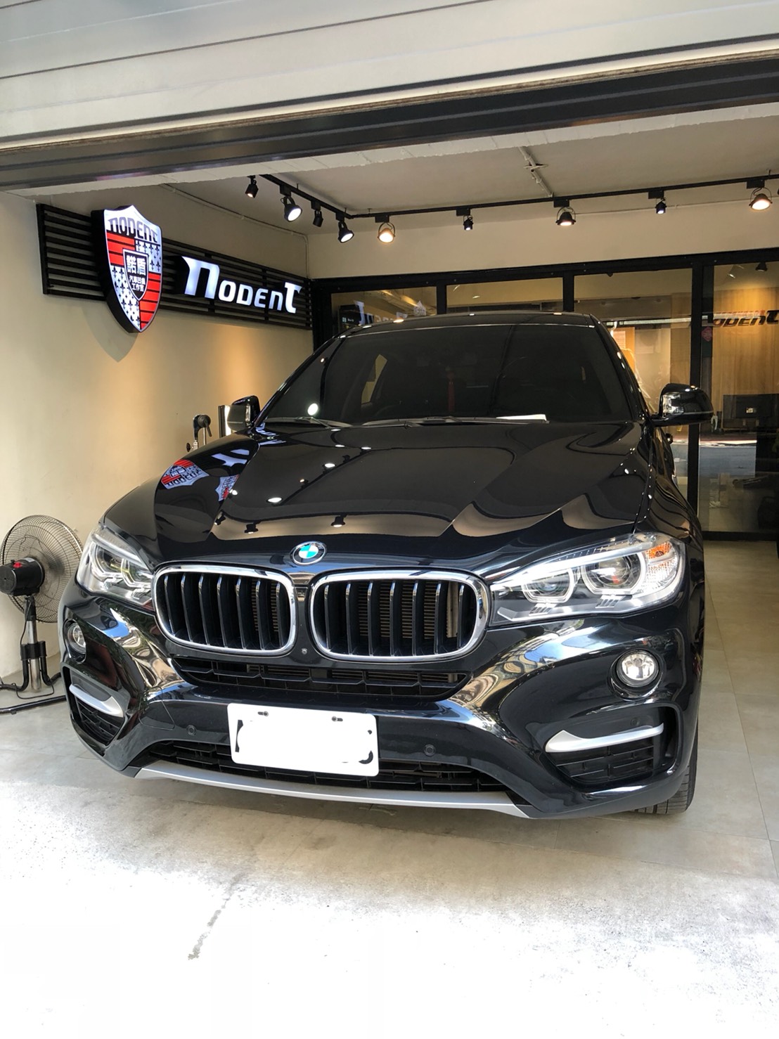 BMW X6 左C柱凹痕修復