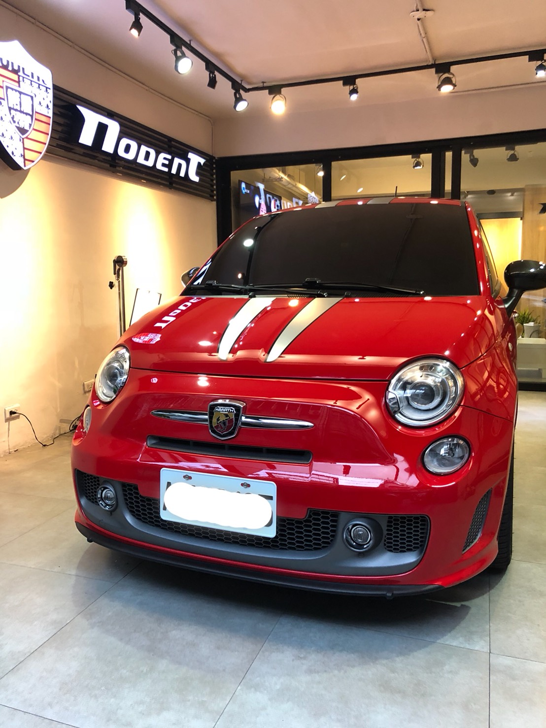 FIAT Abarth 695 汽車凹痕修復