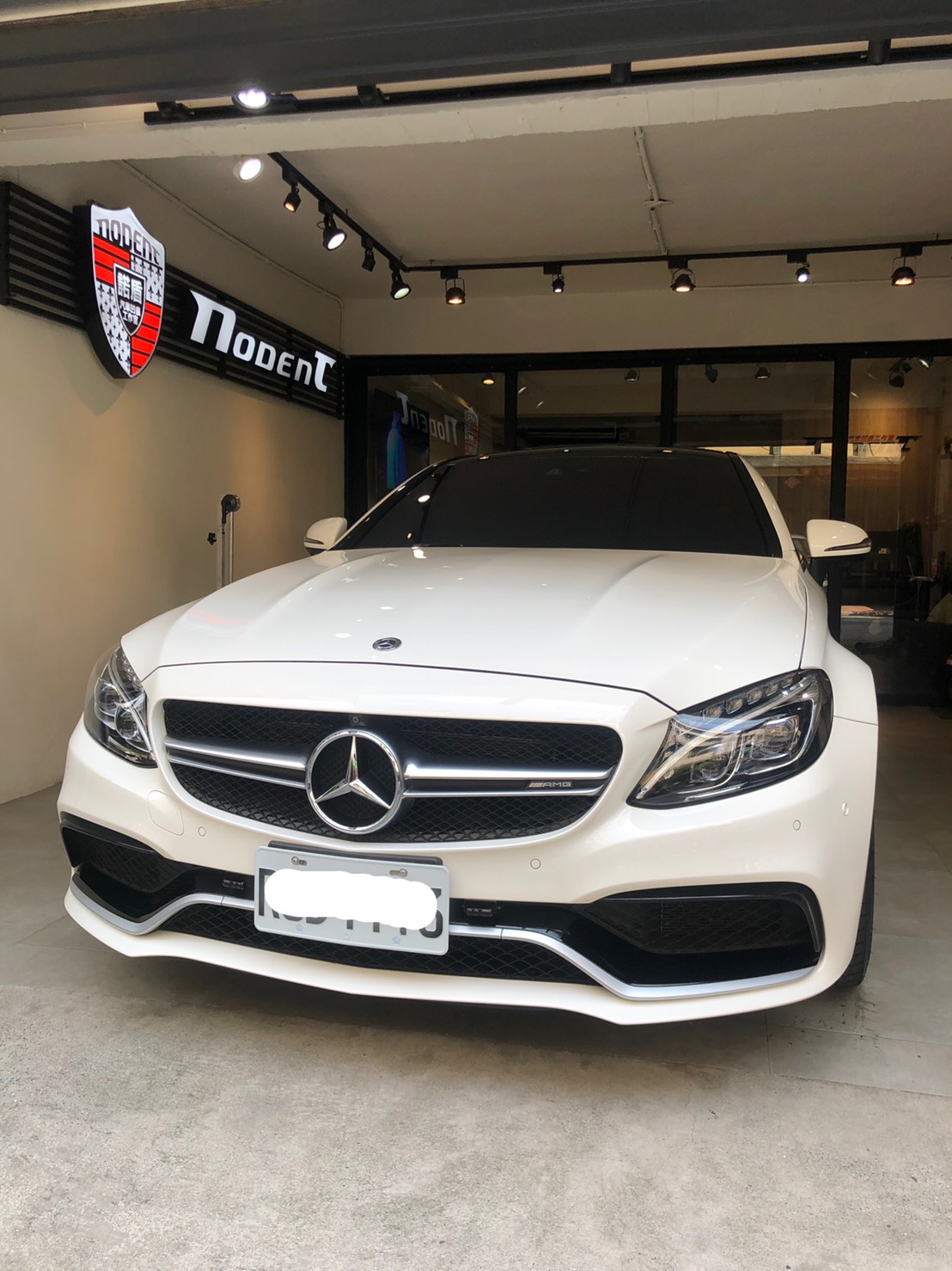 Benz C63S 汽車凹痕修復案例