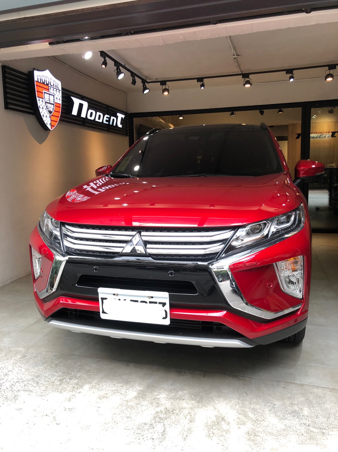 三菱 eclipse cross 免烤漆汽車鈑金修復案例