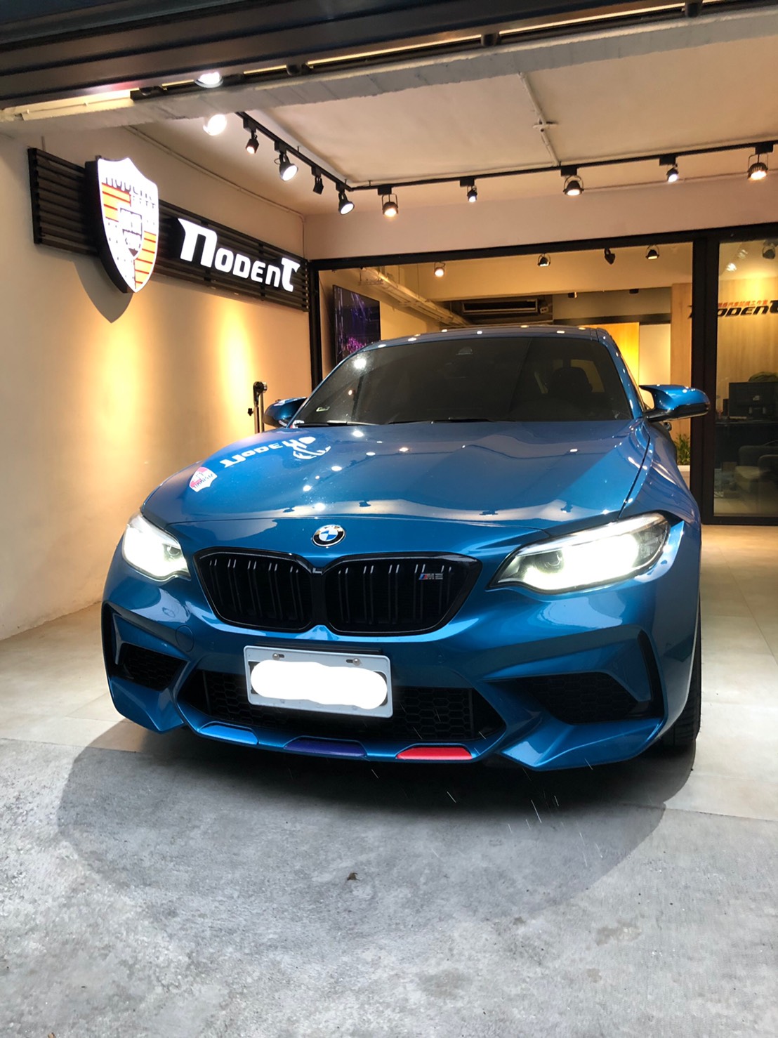 BMW M2 鈑金修復、汽車凹痕修復案例