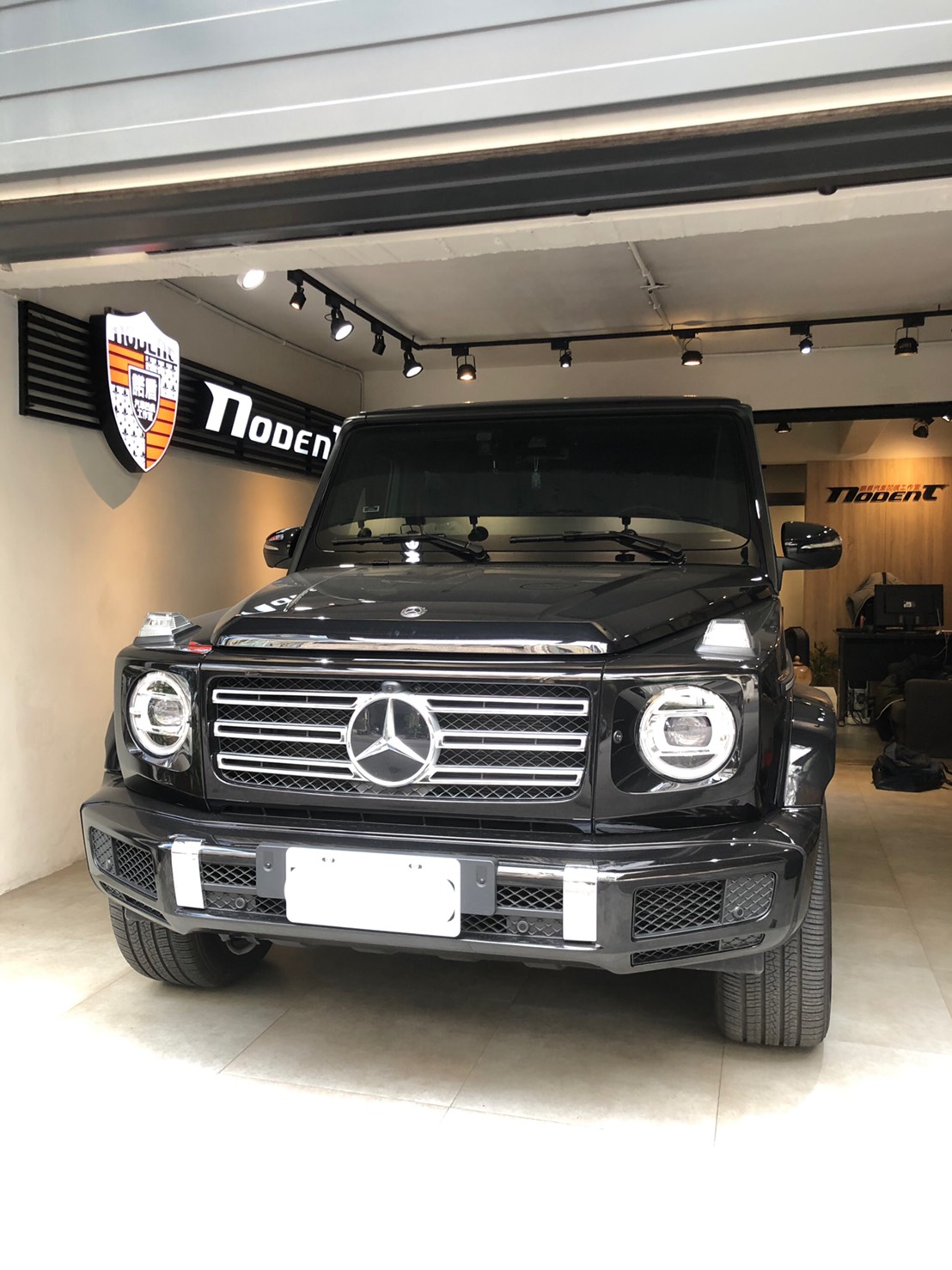 Benz G500悍馬板金凹痕修復案例