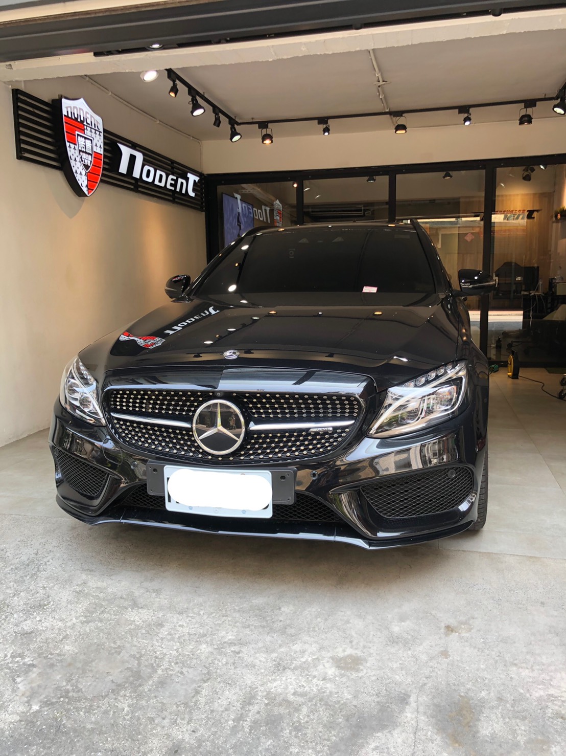 Benz C43 板金凹痕修復