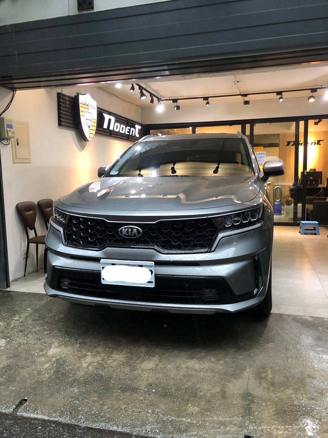 KIA SORENTO 汽車凹痕修復案例